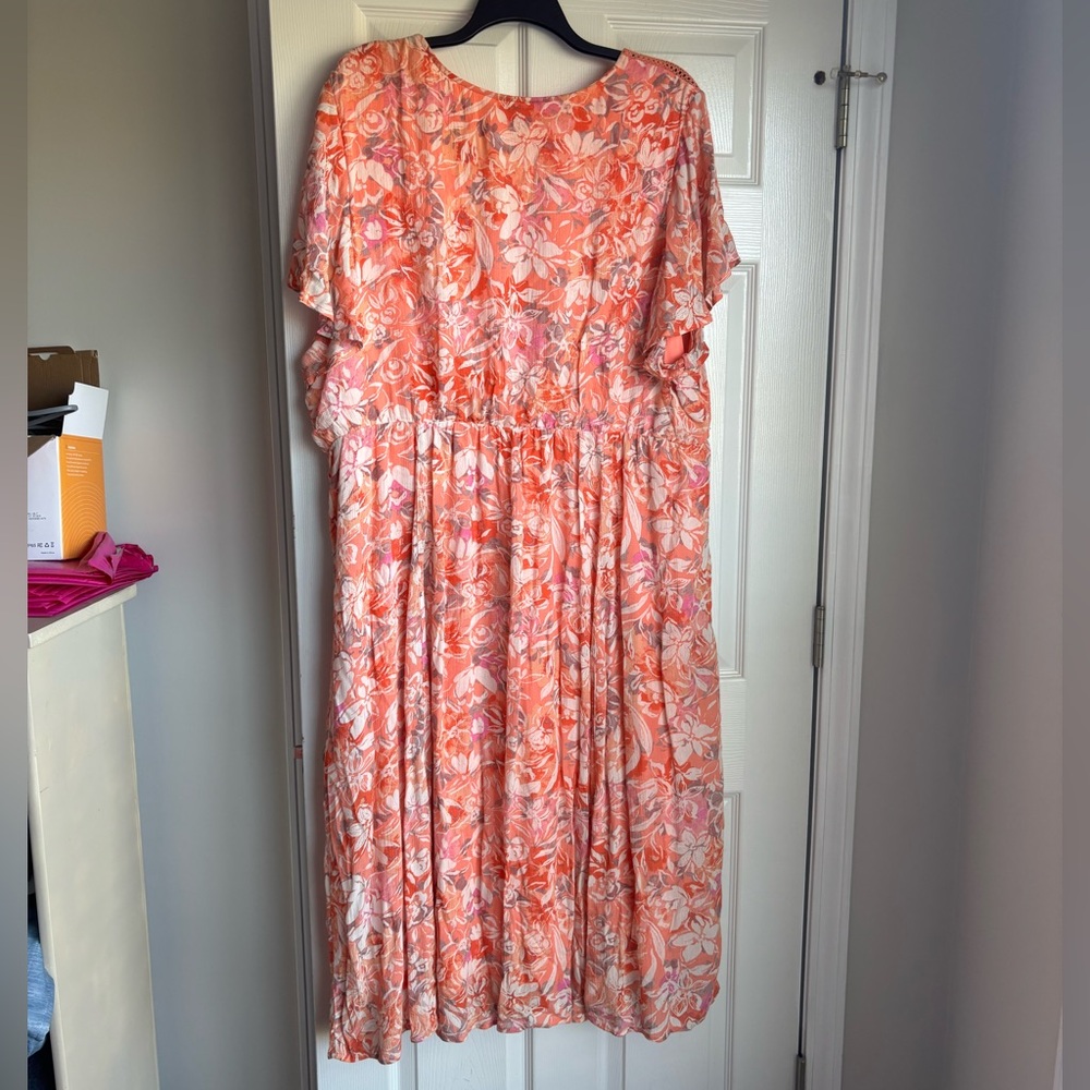 torrid Coral Floral Maxi Dress with Crochet V-Neck - Picture 4 of 5